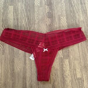 VICTORIA SECRETS RED LACE THING SIZE XS *NEW WITH TAGS*